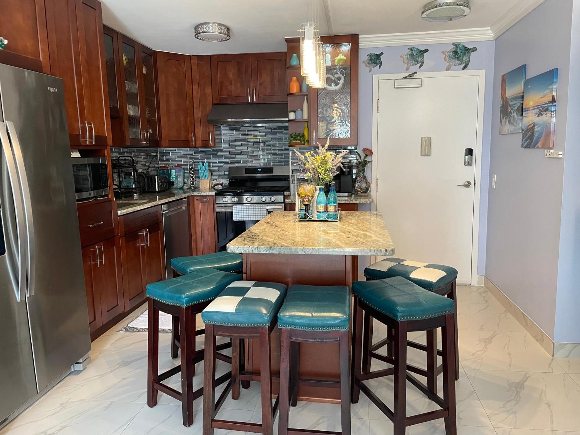 Amazing Waikiki Beach Condo 2Bed2Bath+Free Parking Гонолулу Экстерьер фото